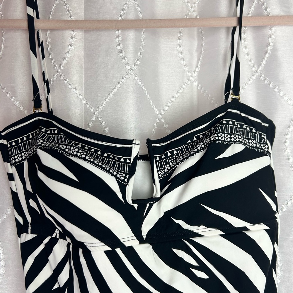 La Blanca Black and White One Piece Swimsuit - Picture 2 of 5